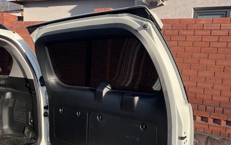 Toyota Land Cruiser Prado 150 рестайлинг 2, 2018 год, 5 100 000 рублей, 8 фотография