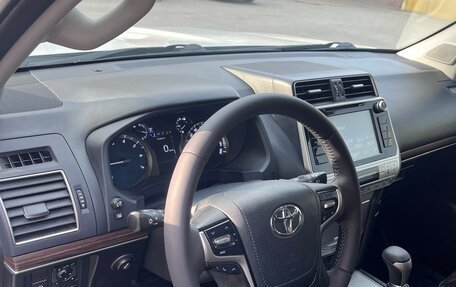 Toyota Land Cruiser Prado 150 рестайлинг 2, 2018 год, 5 100 000 рублей, 10 фотография