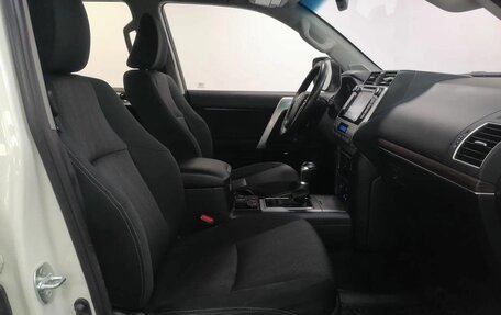 Toyota Land Cruiser Prado 150 рестайлинг 2, 2018 год, 5 100 000 рублей, 17 фотография