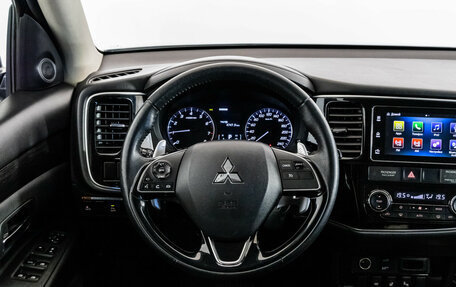 Mitsubishi Outlander III рестайлинг 3, 2018 год, 2 199 000 рублей, 11 фотография