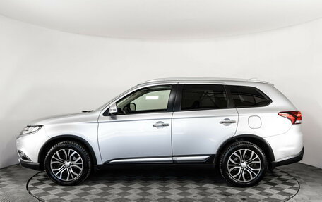 Mitsubishi Outlander III рестайлинг 3, 2018 год, 2 199 000 рублей, 8 фотография