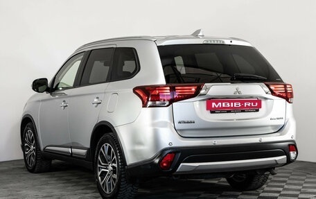 Mitsubishi Outlander III рестайлинг 3, 2018 год, 2 199 000 рублей, 7 фотография