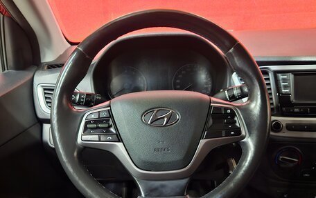 Hyundai Solaris II рестайлинг, 2018 год, 1 315 000 рублей, 11 фотография