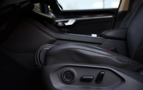 Volkswagen Touareg III, 2021 год, 4 999 000 рублей, 26 фотография