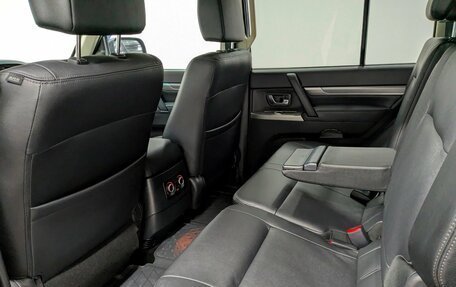 Mitsubishi Pajero IV, 2015 год, 2 645 000 рублей, 5 фотография