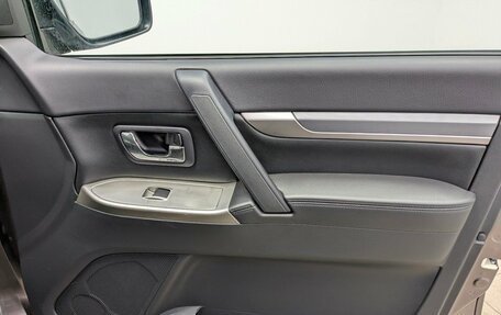 Mitsubishi Pajero IV, 2015 год, 2 645 000 рублей, 18 фотография