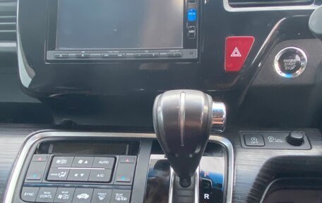 Honda Stepwgn IV, 2016 год, 2 000 000 рублей, 11 фотография