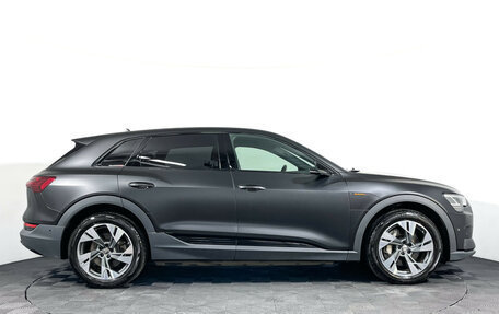 Audi e-tron I, 2021 год, 3 950 000 рублей, 4 фотография