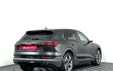 Audi e-tron I, 2021 год, 3 950 000 рублей, 5 фотография