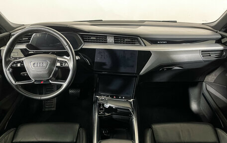 Audi e-tron I, 2021 год, 3 950 000 рублей, 12 фотография