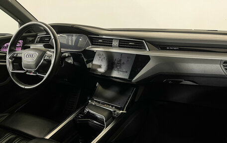 Audi e-tron I, 2021 год, 3 950 000 рублей, 9 фотография