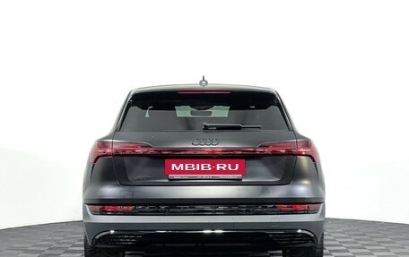 Audi e-tron I, 2021 год, 3 950 000 рублей, 6 фотография