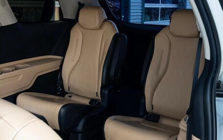 KIA Carnival, 2020 год, 3 750 000 рублей, 16 фотография