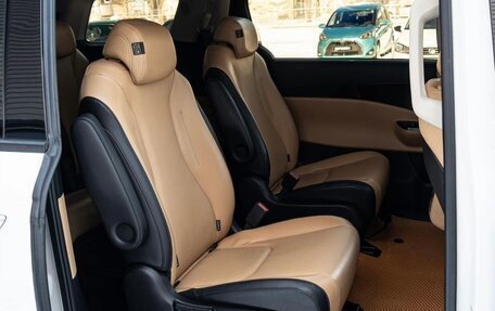 KIA Carnival, 2020 год, 3 750 000 рублей, 18 фотография