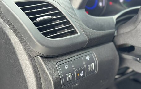 Hyundai Solaris II рестайлинг, 2015 год, 1 075 000 рублей, 10 фотография