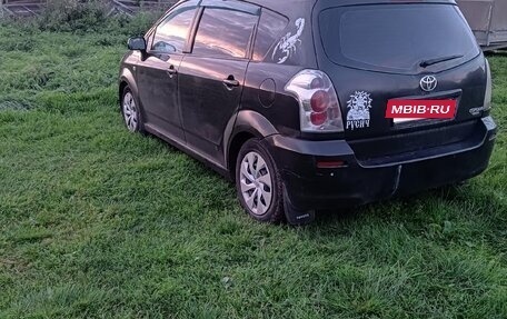 Toyota Corolla Verso I, 2006 год, 670 000 рублей, 2 фотография