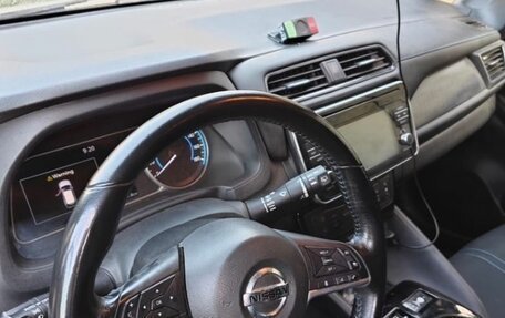 Nissan Leaf II, 2018 год, 2 000 000 рублей, 1 фотография