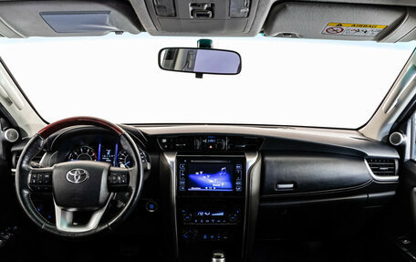 Toyota Fortuner II, 2018 год, 3 399 000 рублей, 10 фотография