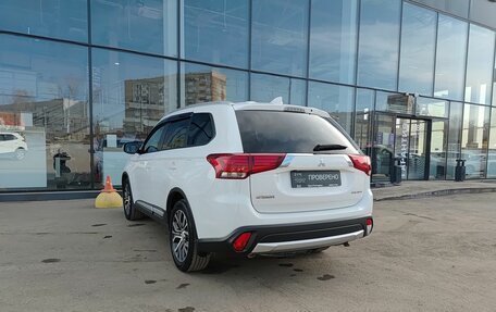 Mitsubishi Outlander III рестайлинг 3, 2018 год, 2 299 800 рублей, 8 фотография