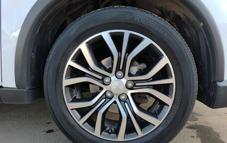 Mitsubishi Outlander III рестайлинг 3, 2018 год, 2 299 800 рублей, 22 фотография