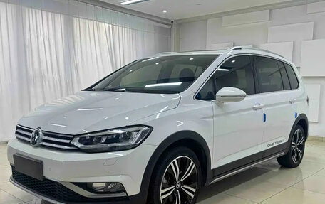 Volkswagen Touran III, 2022 год, 1 599 888 рублей, 1 фотография