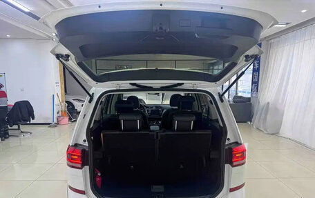 Volkswagen Touran III, 2022 год, 1 599 888 рублей, 7 фотография