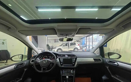 Volkswagen Touran III, 2022 год, 1 599 888 рублей, 14 фотография