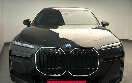 BMW 7 серия, 2025 год, 19 100 000 рублей, 28 фотография