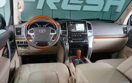Toyota Land Cruiser 200, 2013 год, 3 819 000 рублей, 6 фотография