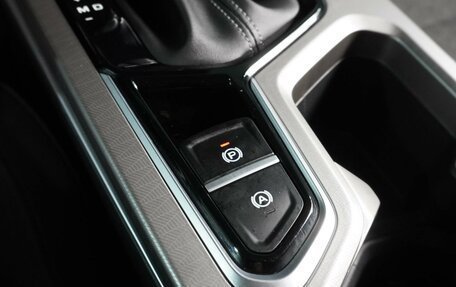 Geely Emgrand, 2024 год, 1 699 000 рублей, 19 фотография