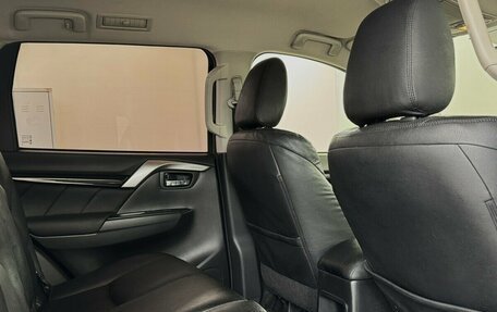 Mitsubishi Pajero Sport III рестайлинг, 2018 год, 3 050 000 рублей, 13 фотография