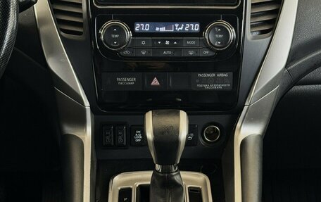 Mitsubishi Pajero Sport III рестайлинг, 2018 год, 3 050 000 рублей, 8 фотография