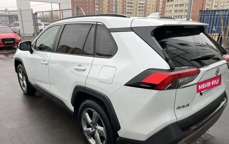 Toyota RAV4, 2021 год, 3 500 000 рублей, 6 фотография
