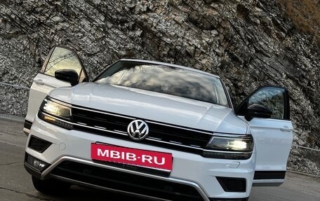 Volkswagen Tiguan II, 2019 год, 2 550 000 рублей, 2 фотография