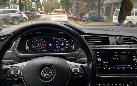 Volkswagen Tiguan II, 2019 год, 2 550 000 рублей, 11 фотография