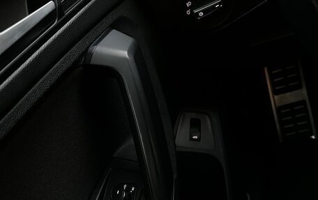 Volkswagen Tiguan II, 2019 год, 2 550 000 рублей, 13 фотография