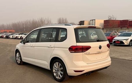 Volkswagen Touran III, 2021 год, 1 530 750 рублей, 7 фотография
