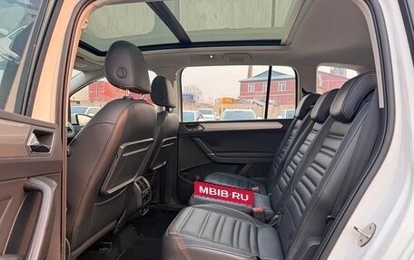 Volkswagen Touran III, 2021 год, 1 530 750 рублей, 14 фотография