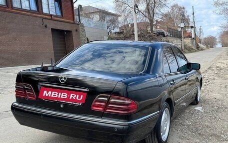 Mercedes-Benz E-Класс, 1996 год, 510 000 рублей, 2 фотография