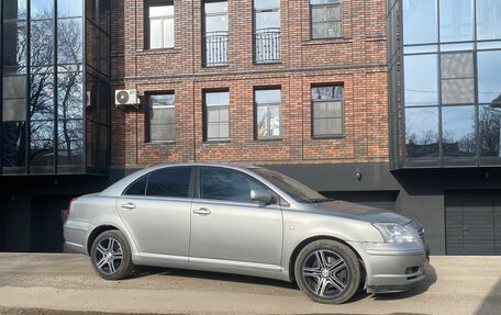 Toyota Avensis III рестайлинг, 2005 год, 490 000 рублей, 2 фотография