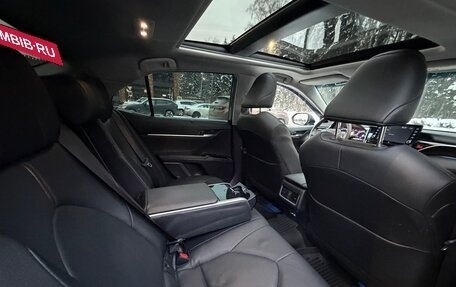 Toyota Camry, 2023 год, 3 700 000 рублей, 9 фотография