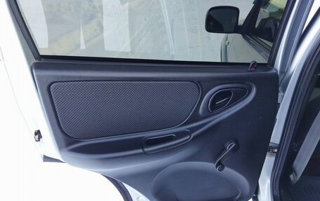 Chevrolet Niva I рестайлинг, 2013 год, 679 000 рублей, 21 фотография