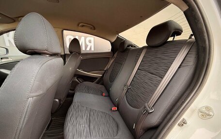 Hyundai Solaris II рестайлинг, 2015 год, 985 000 рублей, 12 фотография