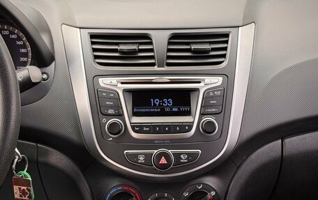 Hyundai Solaris II рестайлинг, 2015 год, 985 000 рублей, 14 фотография