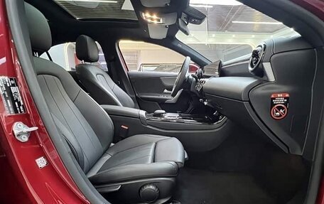 Mercedes-Benz A-Класс, 2022 год, 2 300 000 рублей, 17 фотография