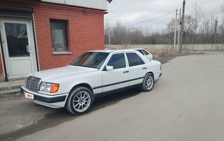 Mercedes-Benz W124, 1986 год, 700 000 рублей, 3 фотография