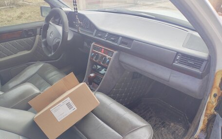 Mercedes-Benz W124, 1986 год, 700 000 рублей, 7 фотография