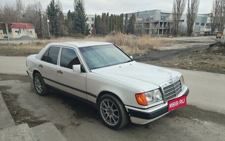 Mercedes-Benz W124, 1986 год, 700 000 рублей, 2 фотография