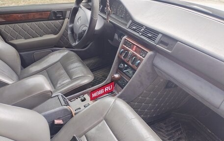 Mercedes-Benz W124, 1986 год, 700 000 рублей, 8 фотография