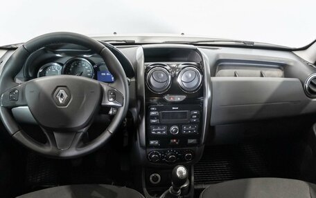 Renault Duster I рестайлинг, 2017 год, 1 386 000 рублей, 6 фотография